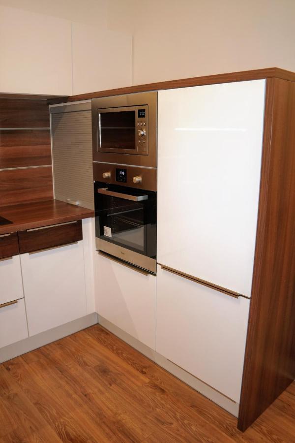 Riverside Apartman With Free Parking Gyor Exterior photo
