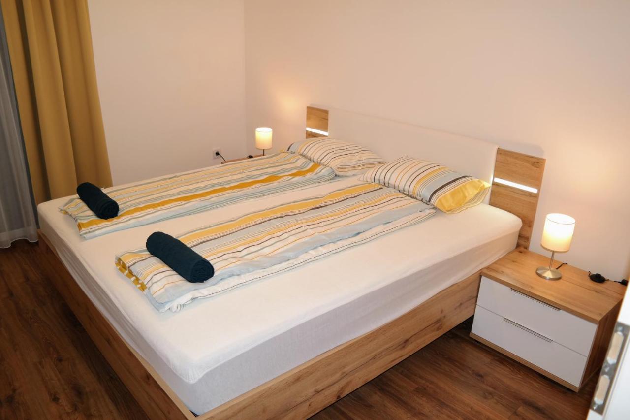 Riverside Apartman With Free Parking Gyor Exterior photo