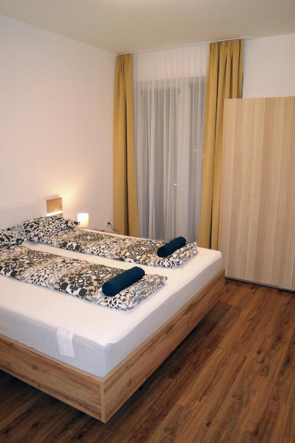 Riverside Apartman With Free Parking Gyor Exterior photo